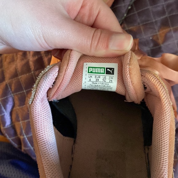 Womens puma pink velvet shoes - Picture 4 of 6